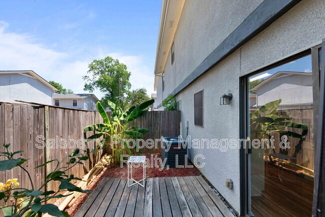 Building Photo - 634 Ridgeline Dr