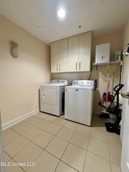 Building Photo - 2060 Beach Blvd