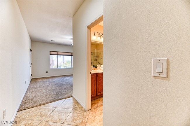 Building Photo - 2253 Laurel Heights Ln