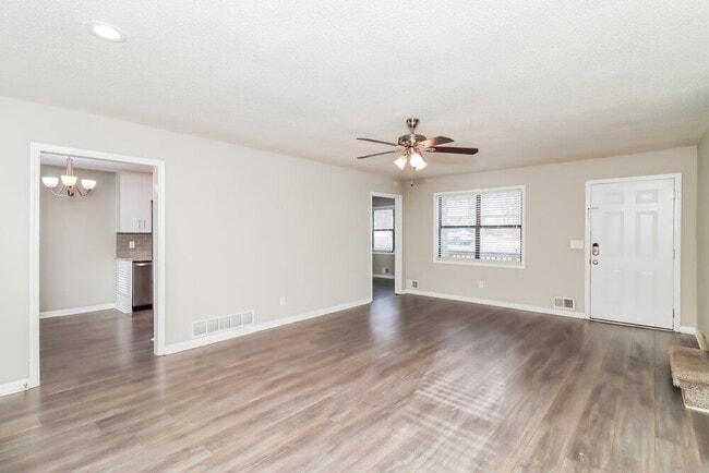 Building Photo - 3055 Sumit Wood Dr NW