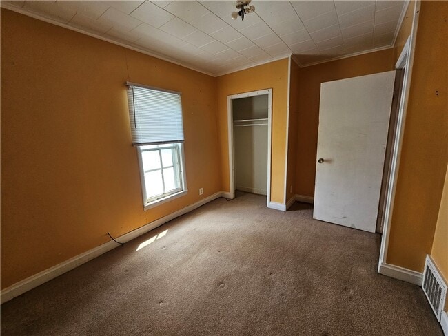 Building Photo - 254 Anderson Ave