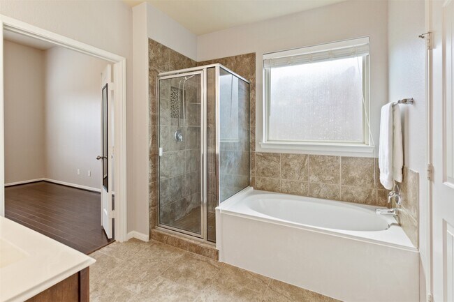 Building Photo - 11614 Lantana Reach Dr