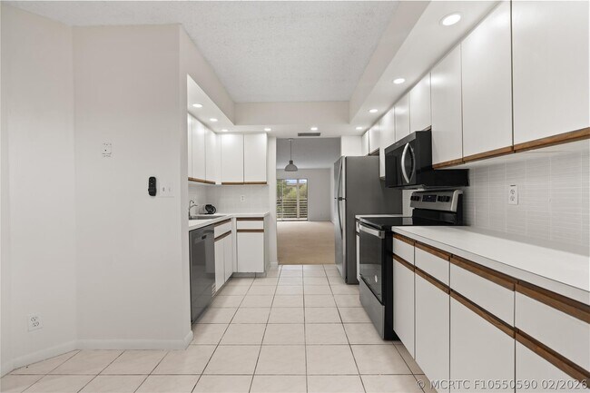 Building Photo - 1801 Eleuthera Point