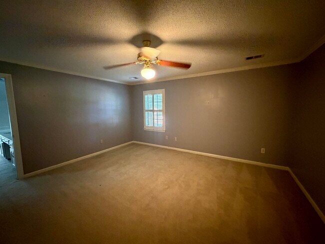 Building Photo - 8149 Kimbrook Dr