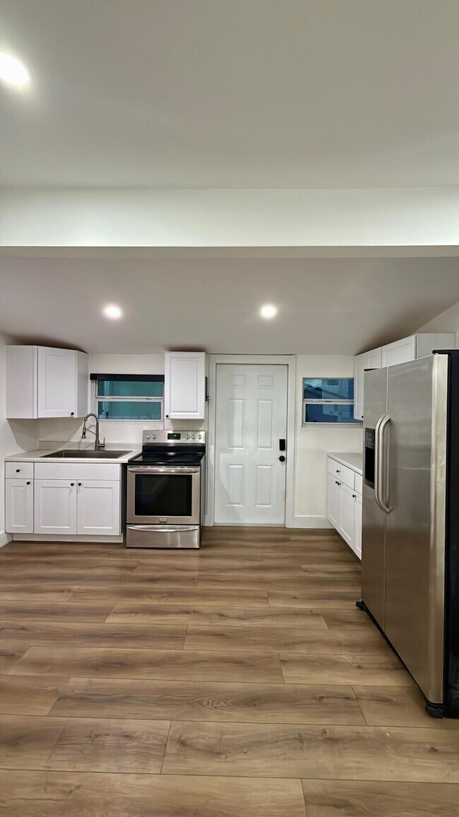 Building Photo - 712 Nottingham Blvd