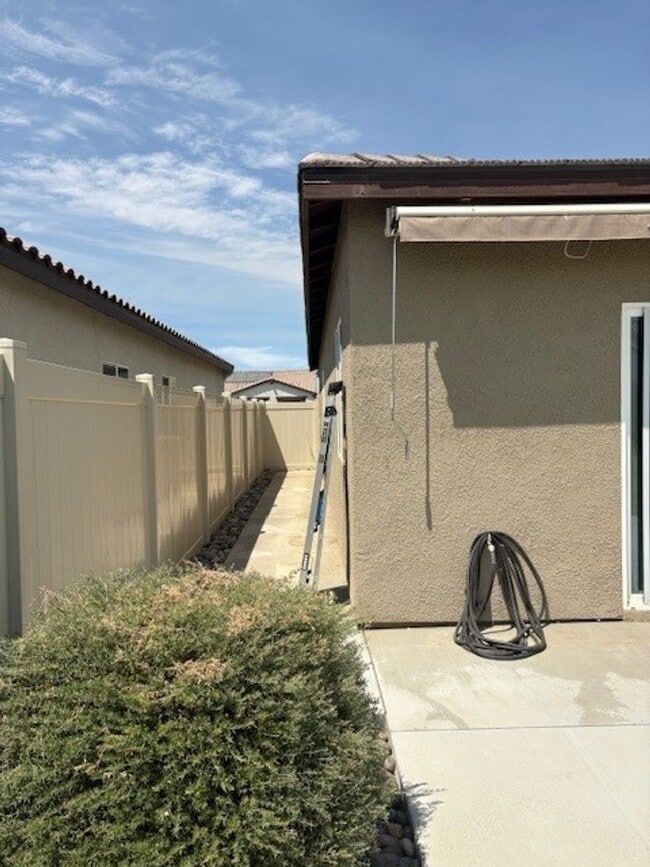 Building Photo - 3 Bedroom + Office, 2 Bath Home with Solar...