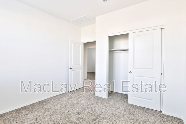 Building Photo - 1133 W Descanso Canyon Dr