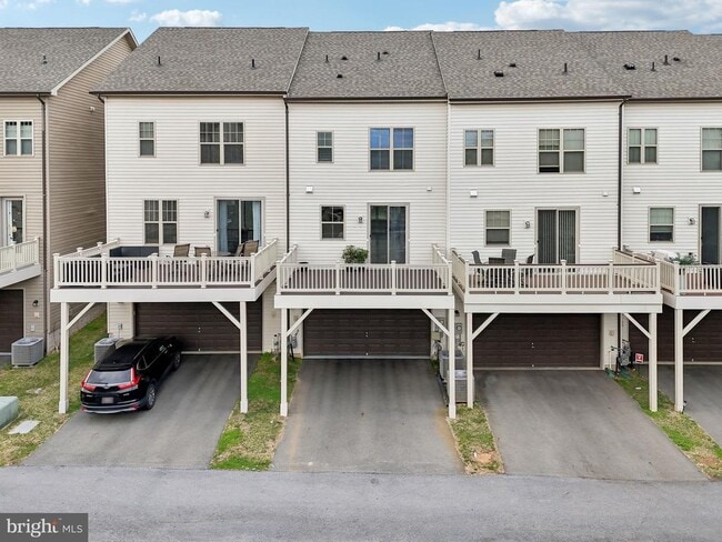 Building Photo - 13706 Petrel St