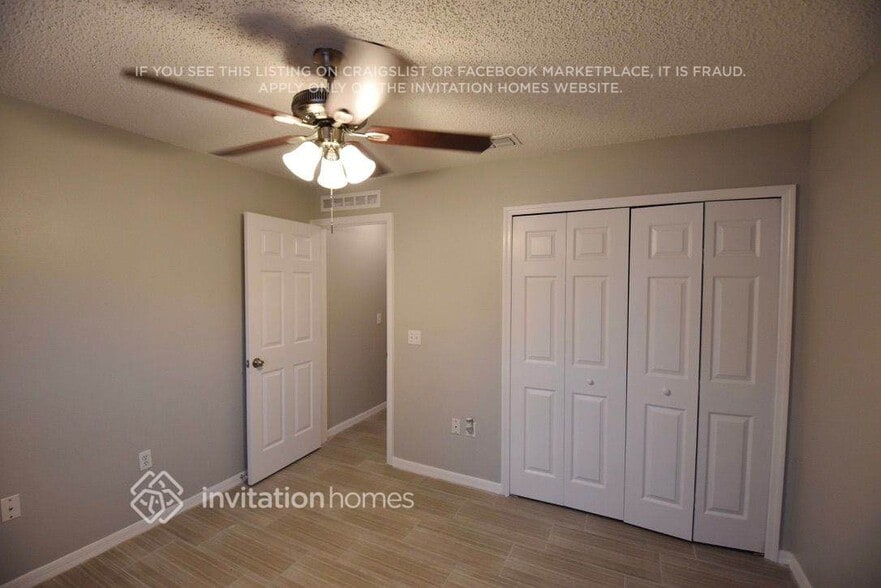 Building Photo - 5740 Oakwood Knoll Dr