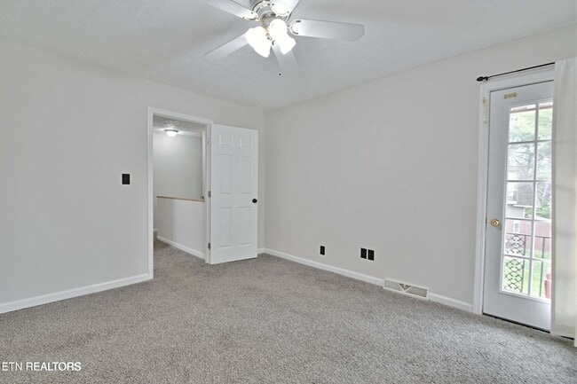Building Photo - 9111 Woodpark Ln NW