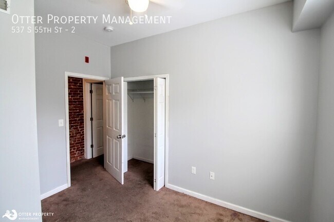 Building Photo - 537 S 55th St