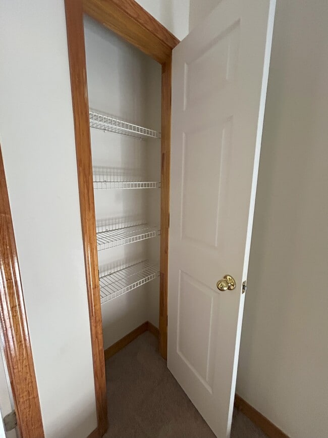 Building Photo - 836 Stonegate Ct