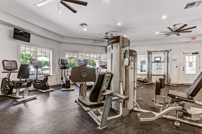 Building Photo - Spacious 4-Bedroom Home in Amelia Walk wit...