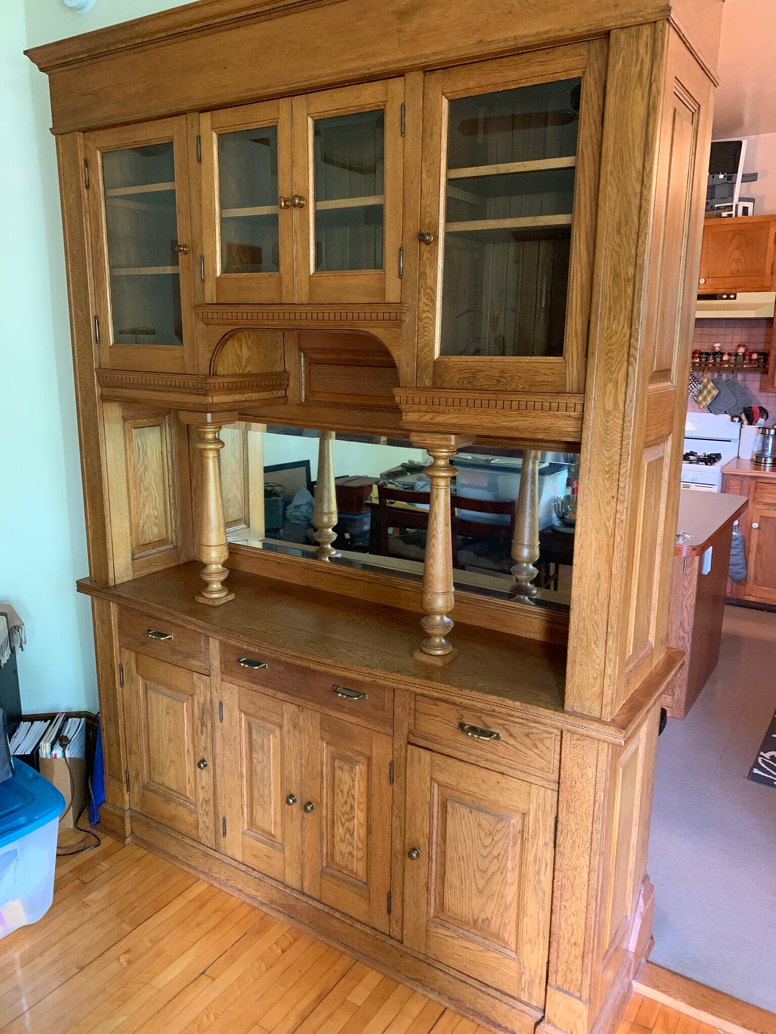 Dining - 1829 13th Ave S