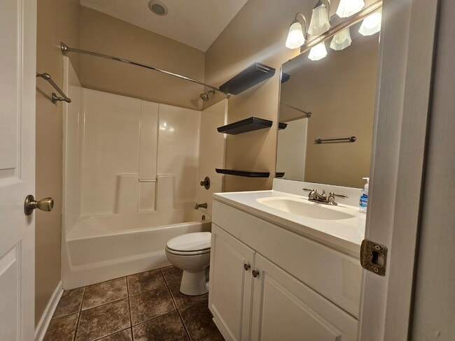 Building Photo - 160 Molinia Dr