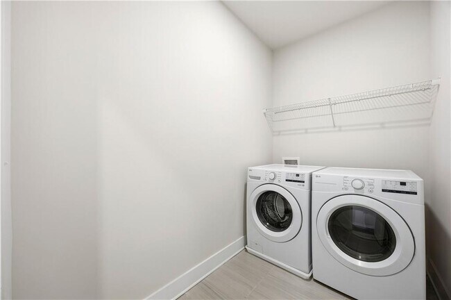 Building Photo - 1244 Winterhaven Dr