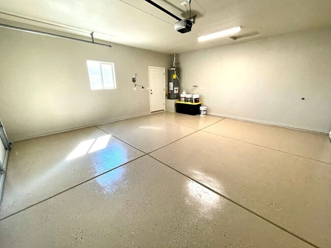 Building Photo - 2022 Construction 3 Bedroom Home in Southe...
