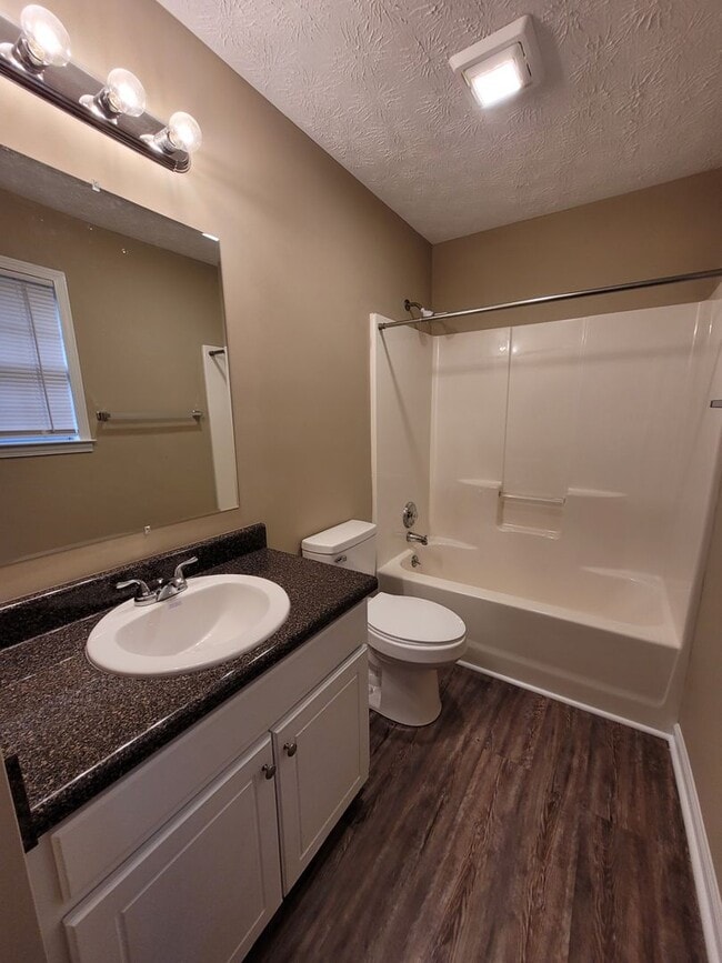 Building Photo - For Rent - Hart County - Fay Kight Circle - Three Bedroom and Two Bathroom Home