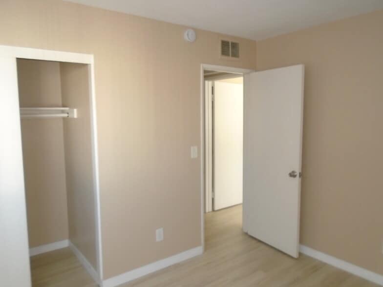 Building Photo - Stonewood Apartments