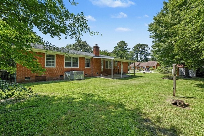 Building Photo - 130 Sandtrap Rd