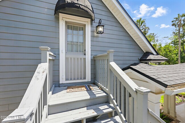 Building Photo - 24601 Deer Trace Dr