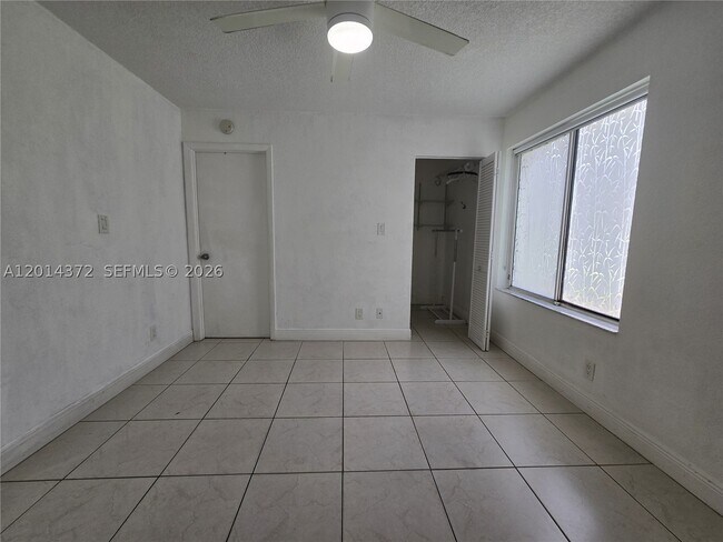 Building Photo - 1001 Coral Club Dr