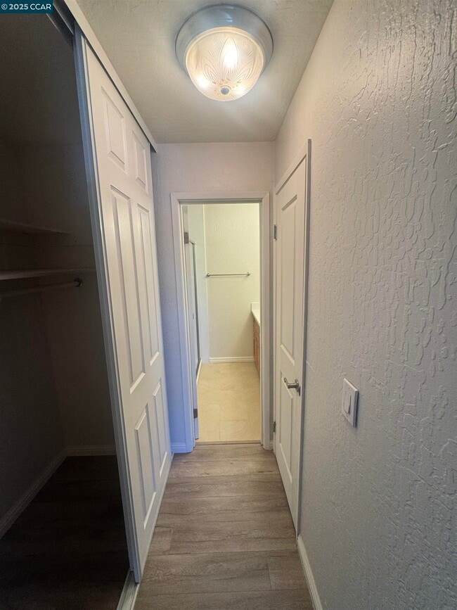 Building Photo - 1085 Murrieta Blvd