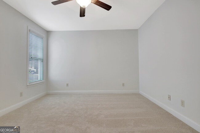 Building Photo - 155 Colonial Ct