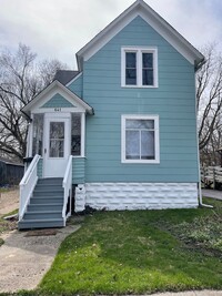 Building Photo - Three Bedroom Home in Kalamazoo