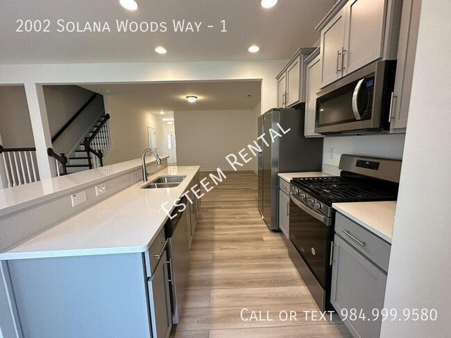 Building Photo - 2002 Solana Wds Dr