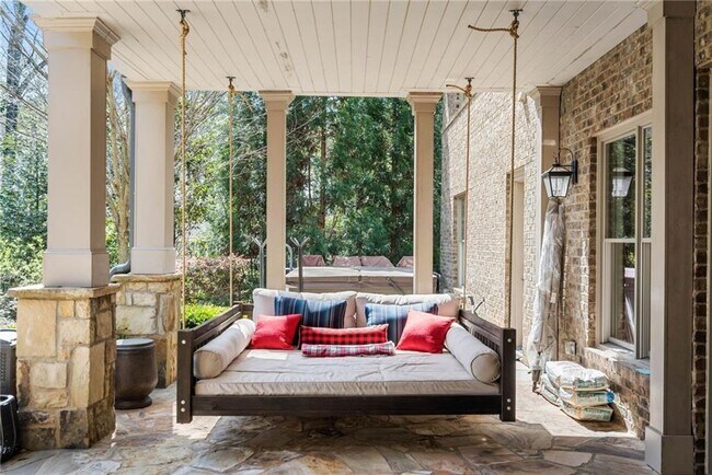 Building Photo - 5265 Peachtree Dunwoody Rd NE