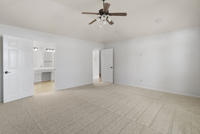 Building Photo - 2602 White Falls Dr