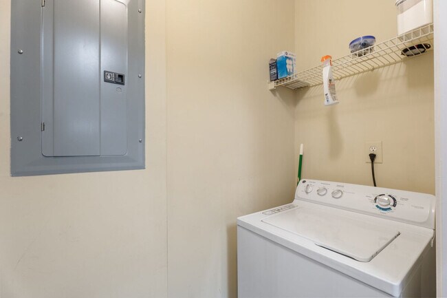 Building Photo - 2431 Brisbane Woods Way