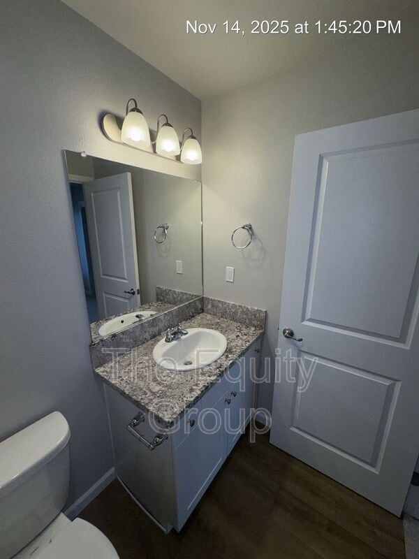 Building Photo - 418 S Summit St