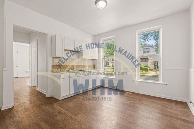 Primary Photo - 3401 N 1st St