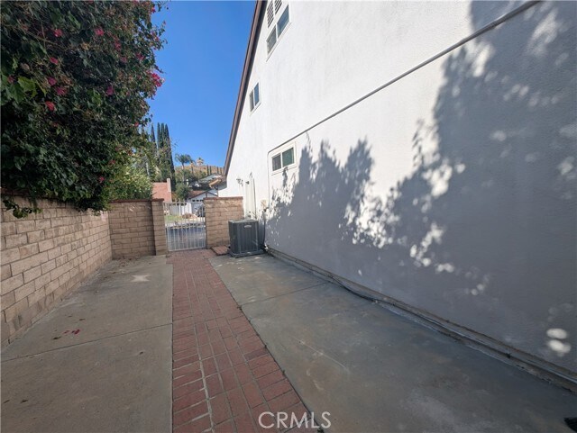Building Photo - 30516 Sandtrap Dr