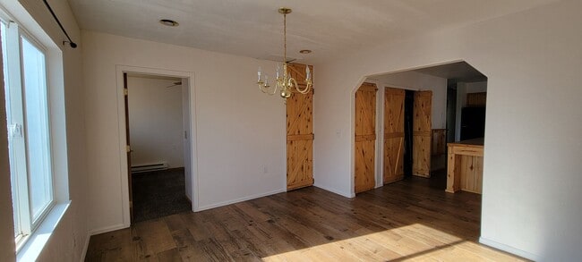 Building Photo - 720 Yarbrough St