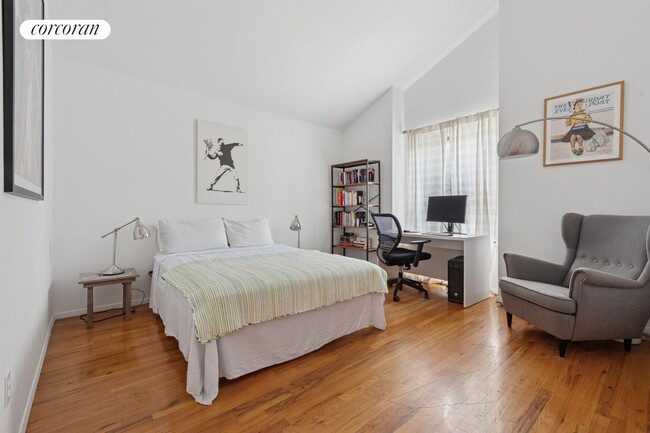 Building Photo - 165 Swamp Rd