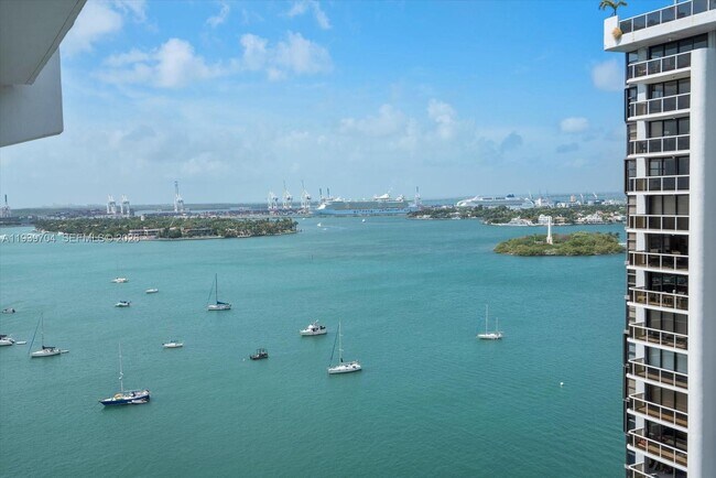 Building Photo - 11 Island Ave