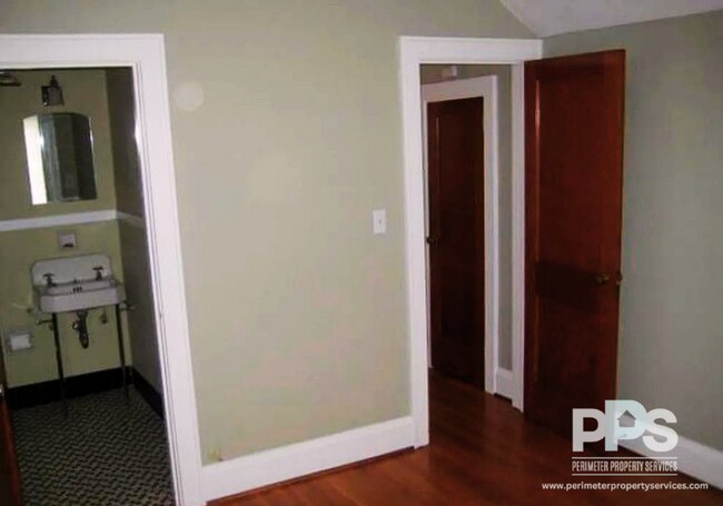 Building Photo - 1275 Winburn Dr