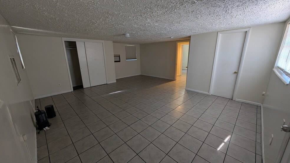 Building Photo - 1318 Divot Ln