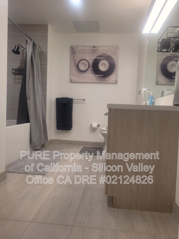 Building Photo - 188 W St James St