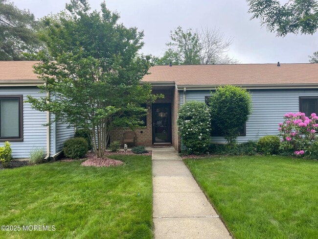 Primary Photo - 215 Medford Ct