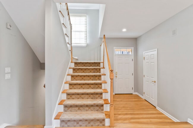 Building Photo - 4 Woods Way