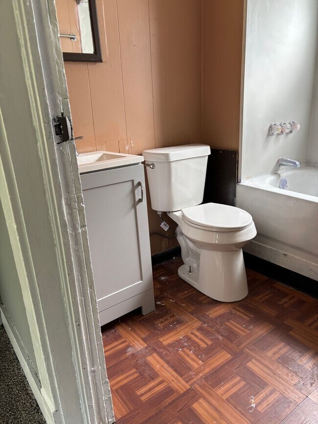 Building Photo - Charming 3-bedroom home, ready for you!