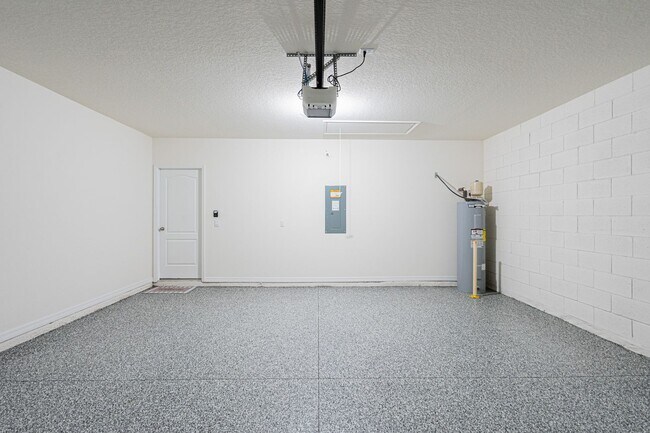 Building Photo - Never Lived in 4 Bed, 2 Bath Ormond Home with Upgrades and a Fenced Yard