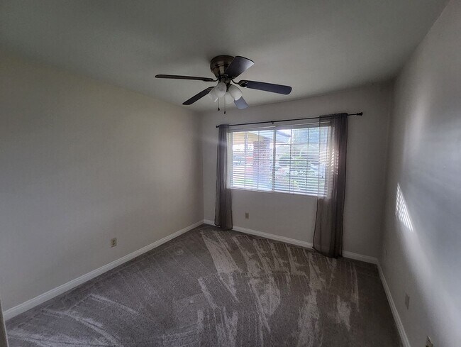 Building Photo - 3416 Waldport Ln