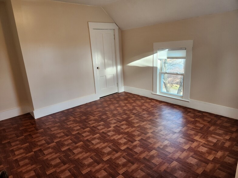 Building Photo - 14 Quimby St