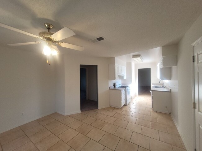 Building Photo - Citrus Heights 3 bedroom