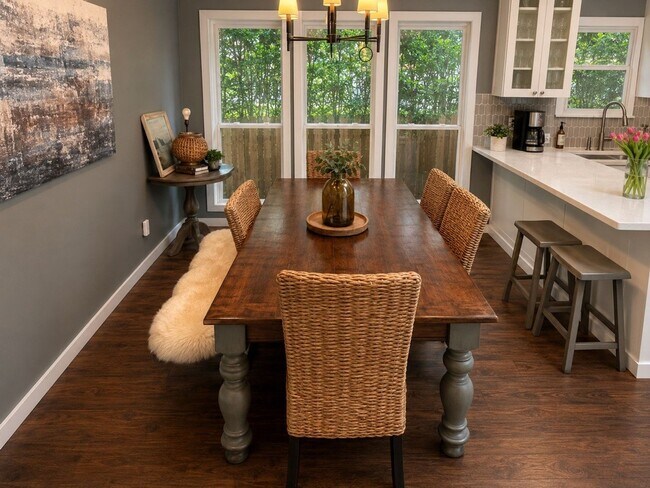 Building Photo - 803 Single Oak Cove